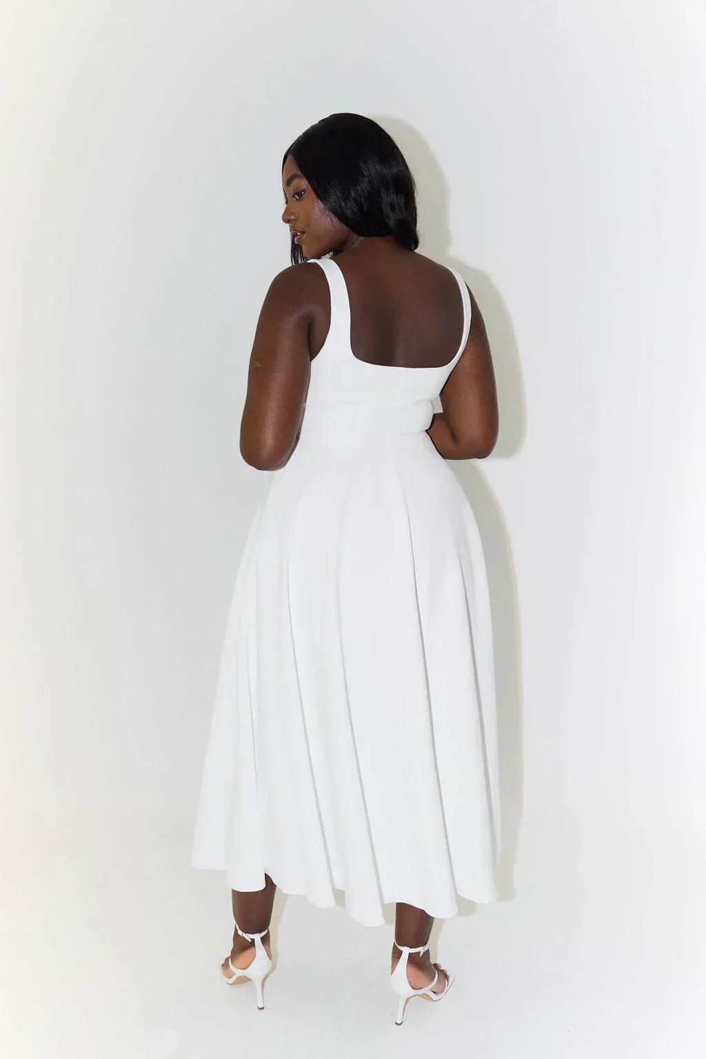 Bequemes schickes fließendes Kleid für alltägliche Eleganz - Livezo