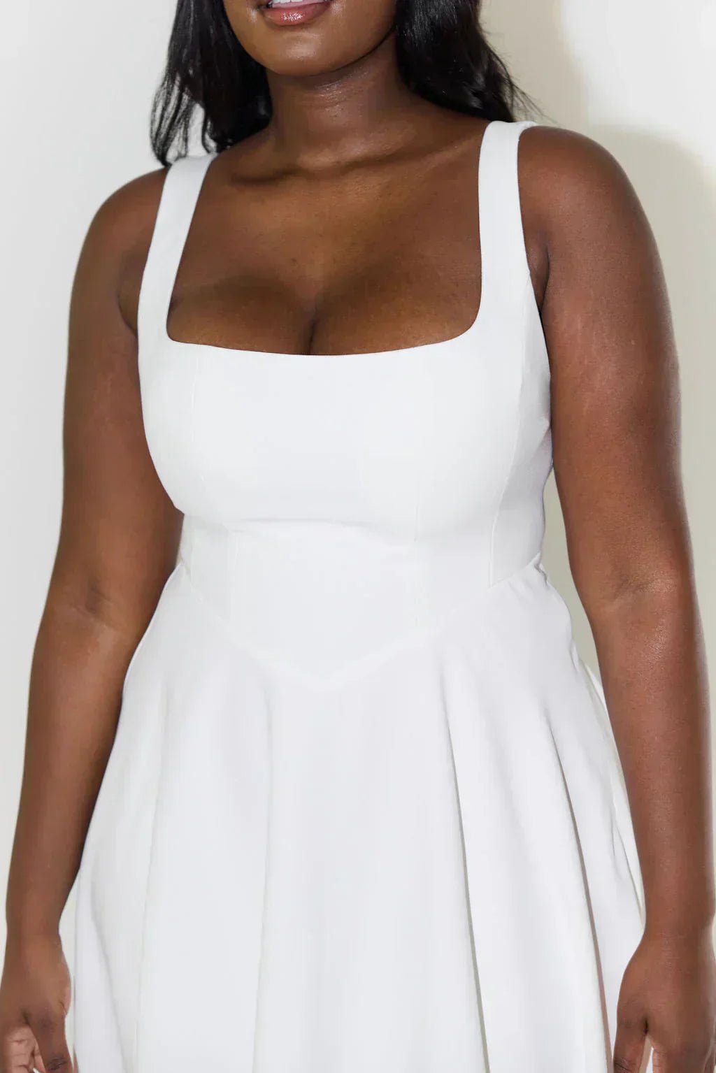 Bequemes schickes fließendes Kleid für alltägliche Eleganz - Livezo
