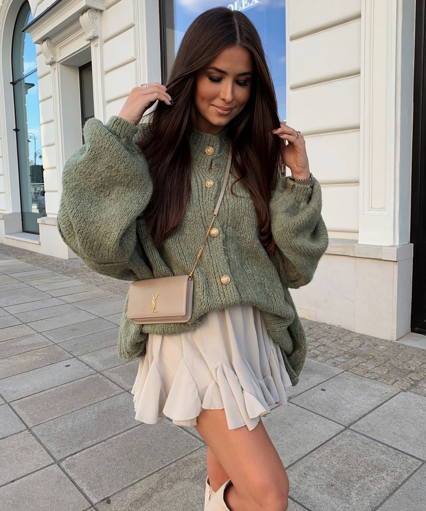 Gemütliche, übergroße Strickjacke in sanftem Khaki - Livezo