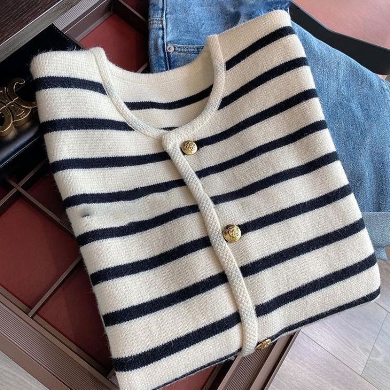 Gemütlicher gestreifter Strickpullover für den Herbst - Livezo