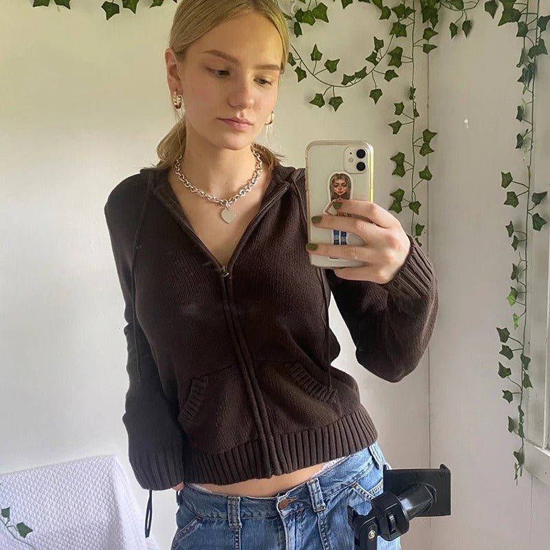 Gemütlicher Kapuzenstrickcardigan mit Knopfleiste vorne - Livezo