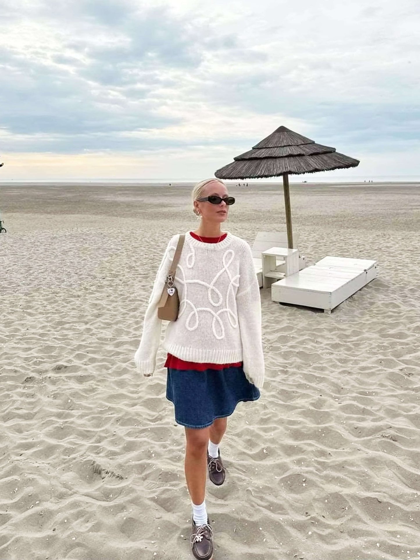 Gemütlicher übergroßer Pullover mit eleganten Stickereidetails - Livezo