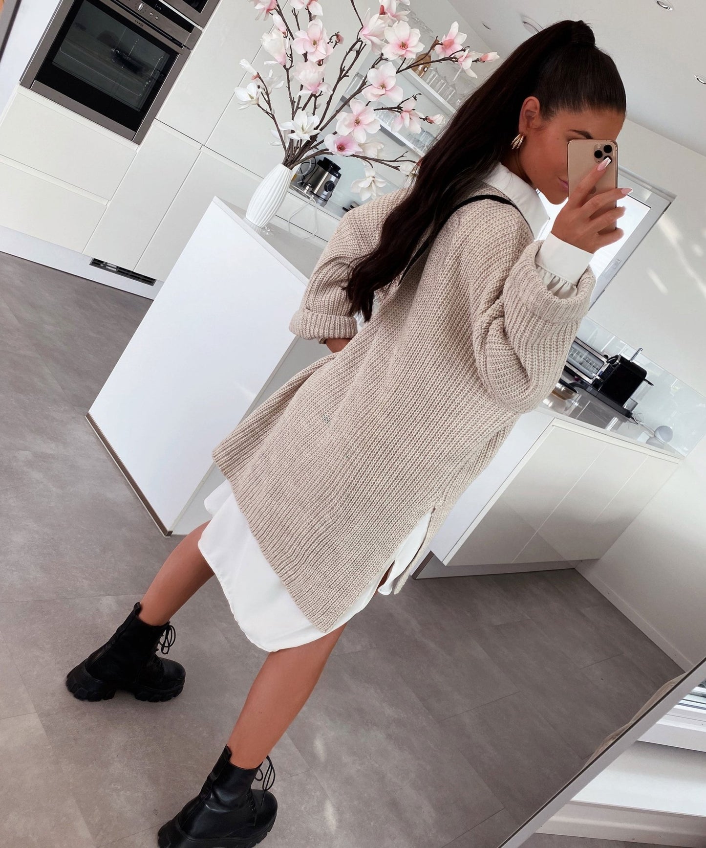 Gemütlicher übergroßer Strickpullover in sanftem Beige - Livezo