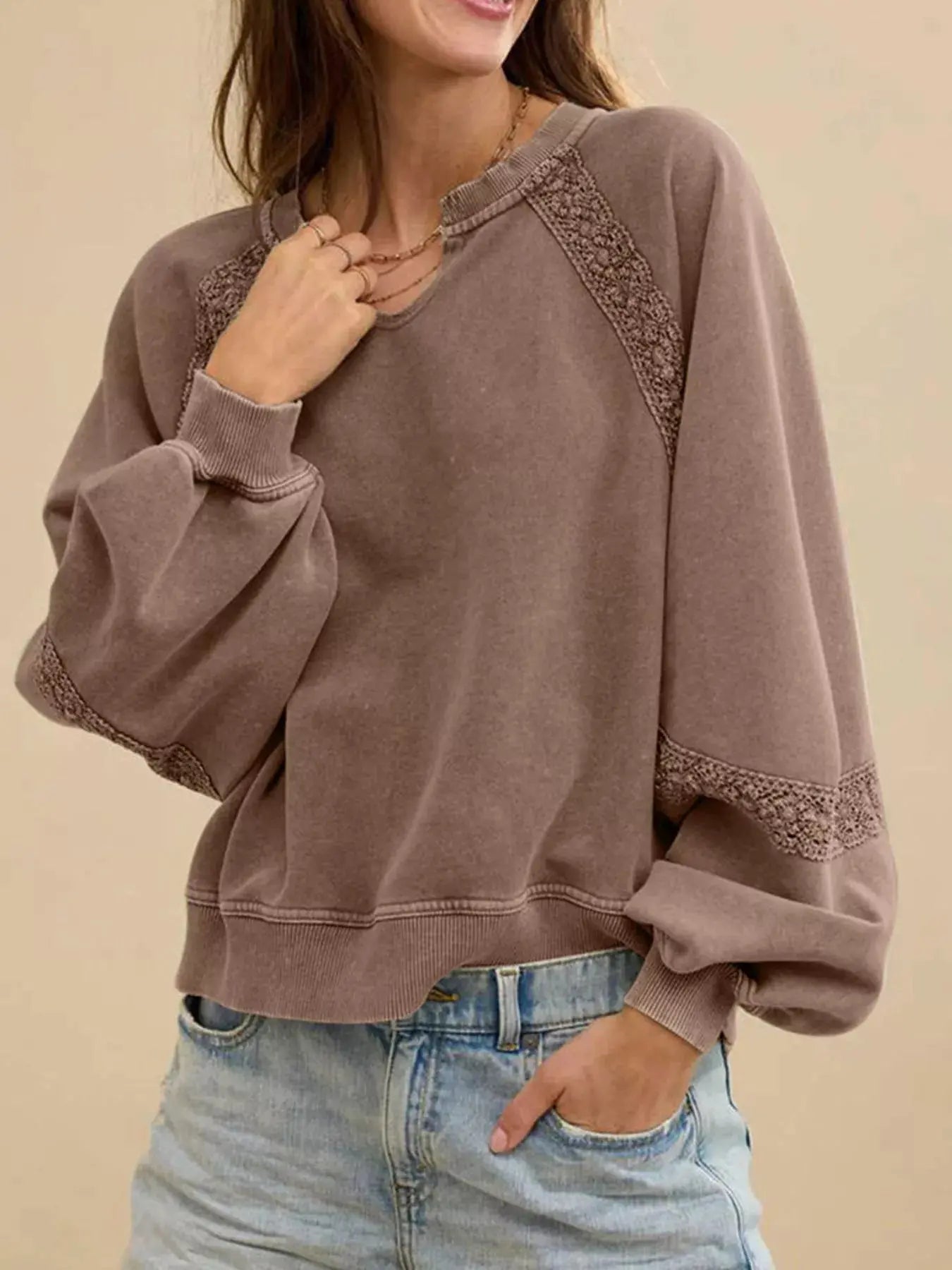 Gemütliches Sweatshirt mit Spitzenbesatz für lässig - schicke Looks - Livezo
