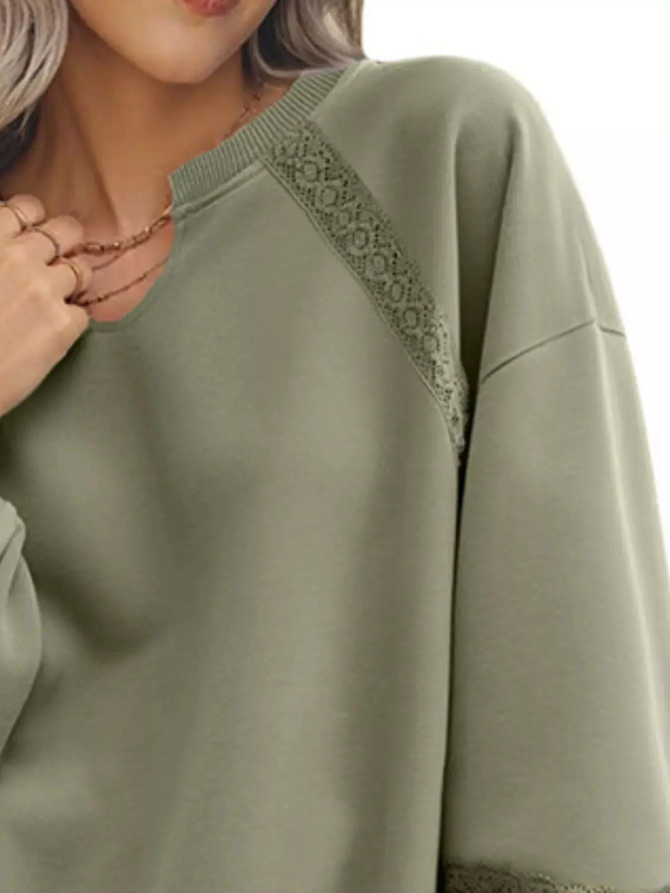 Gemütliches Sweatshirt mit Spitzenbesatz für lässig - schicke Looks - Livezo