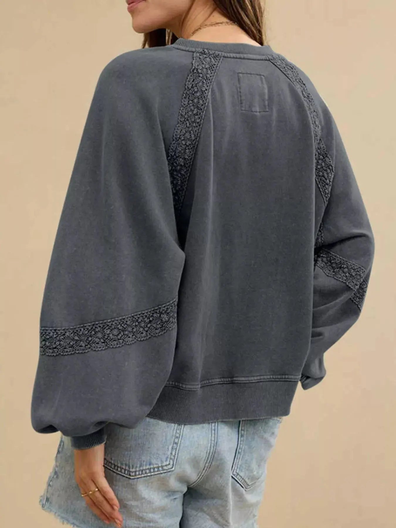 Gemütliches Sweatshirt mit Spitzenbesatz für lässig - schicke Looks - Livezo