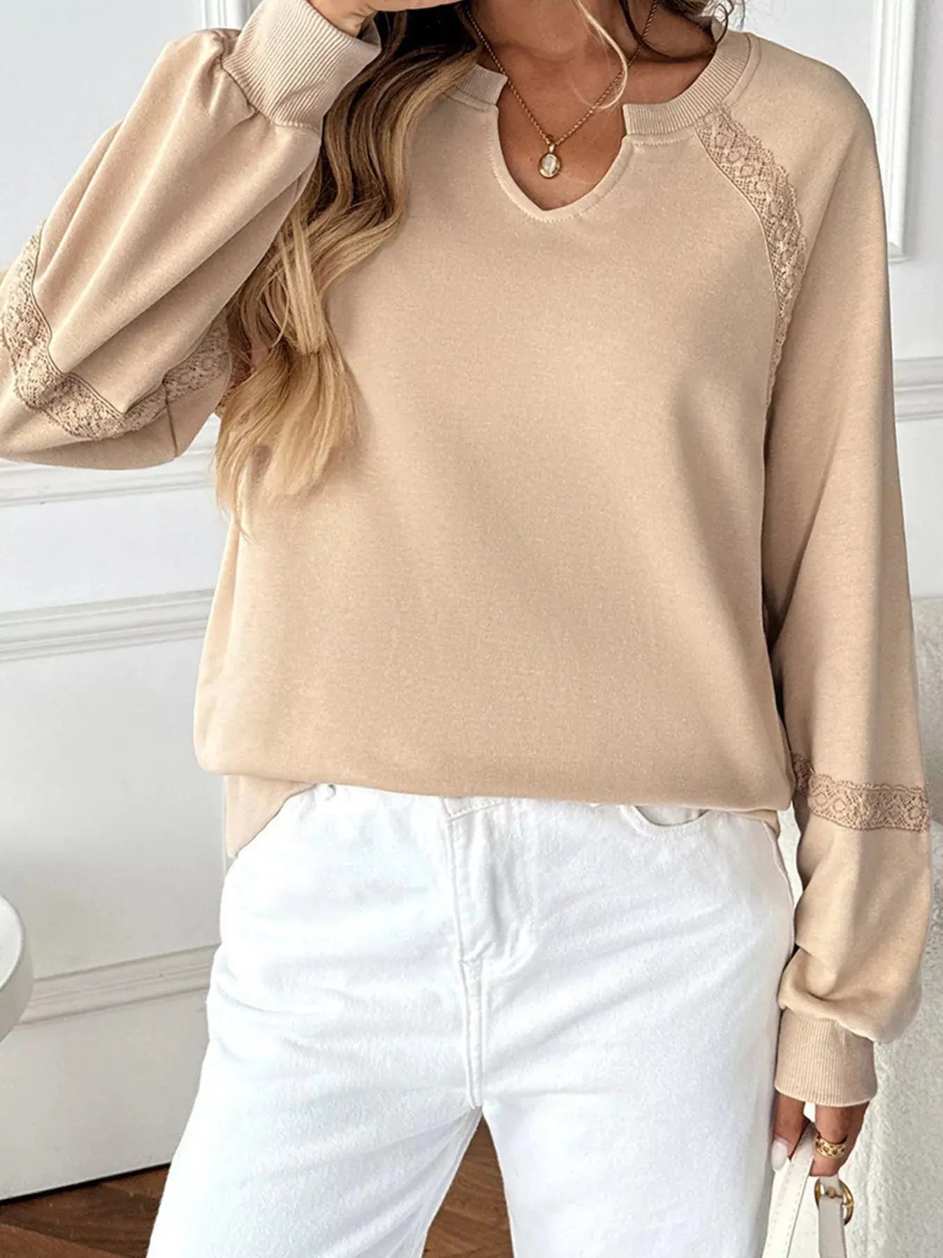 Gemütliches Sweatshirt mit Spitzenbesatz für lässig - schicke Looks - Livezo