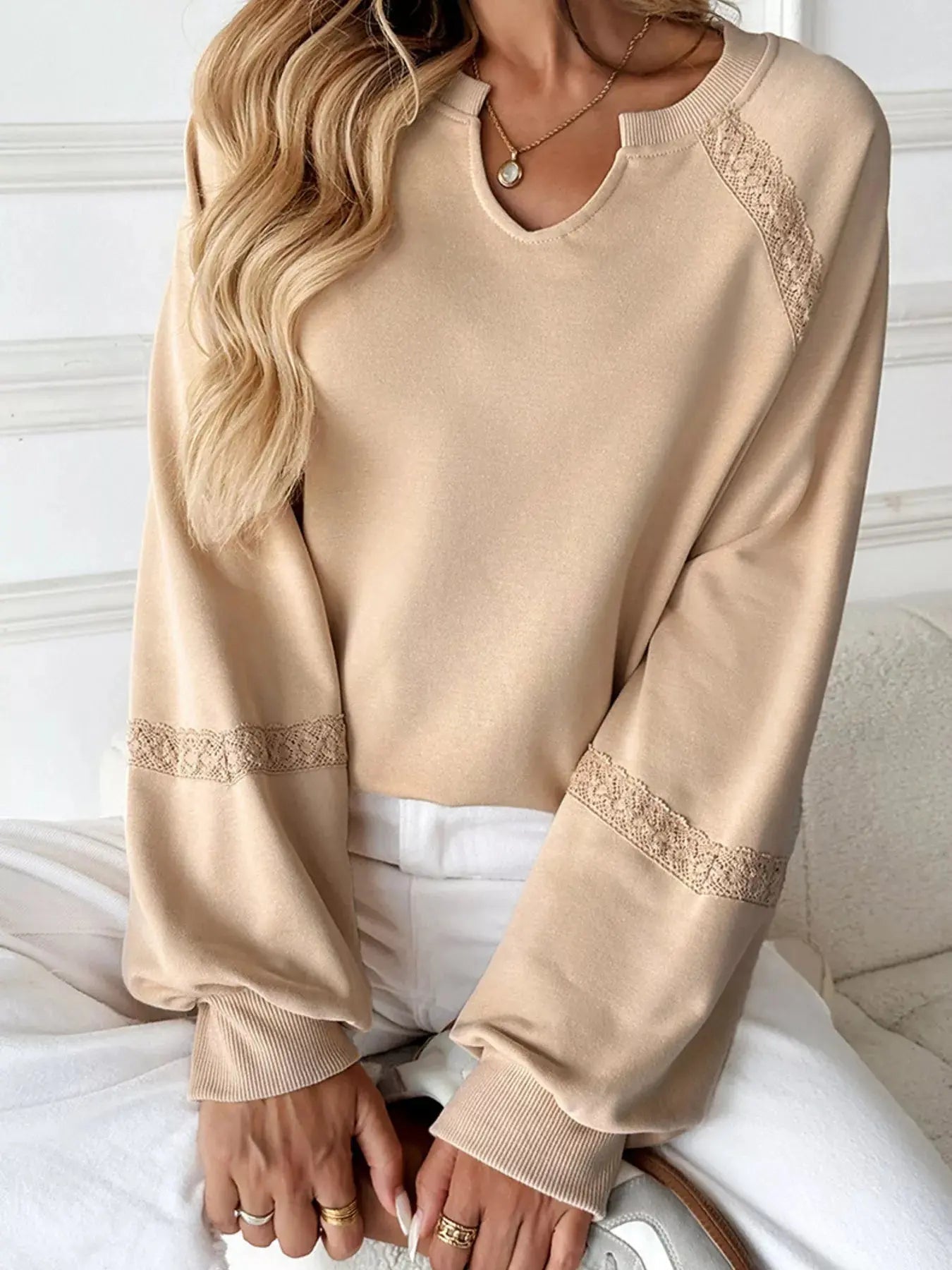 Gemütliches Sweatshirt mit Spitzenbesatz für lässig - schicke Looks - Livezo