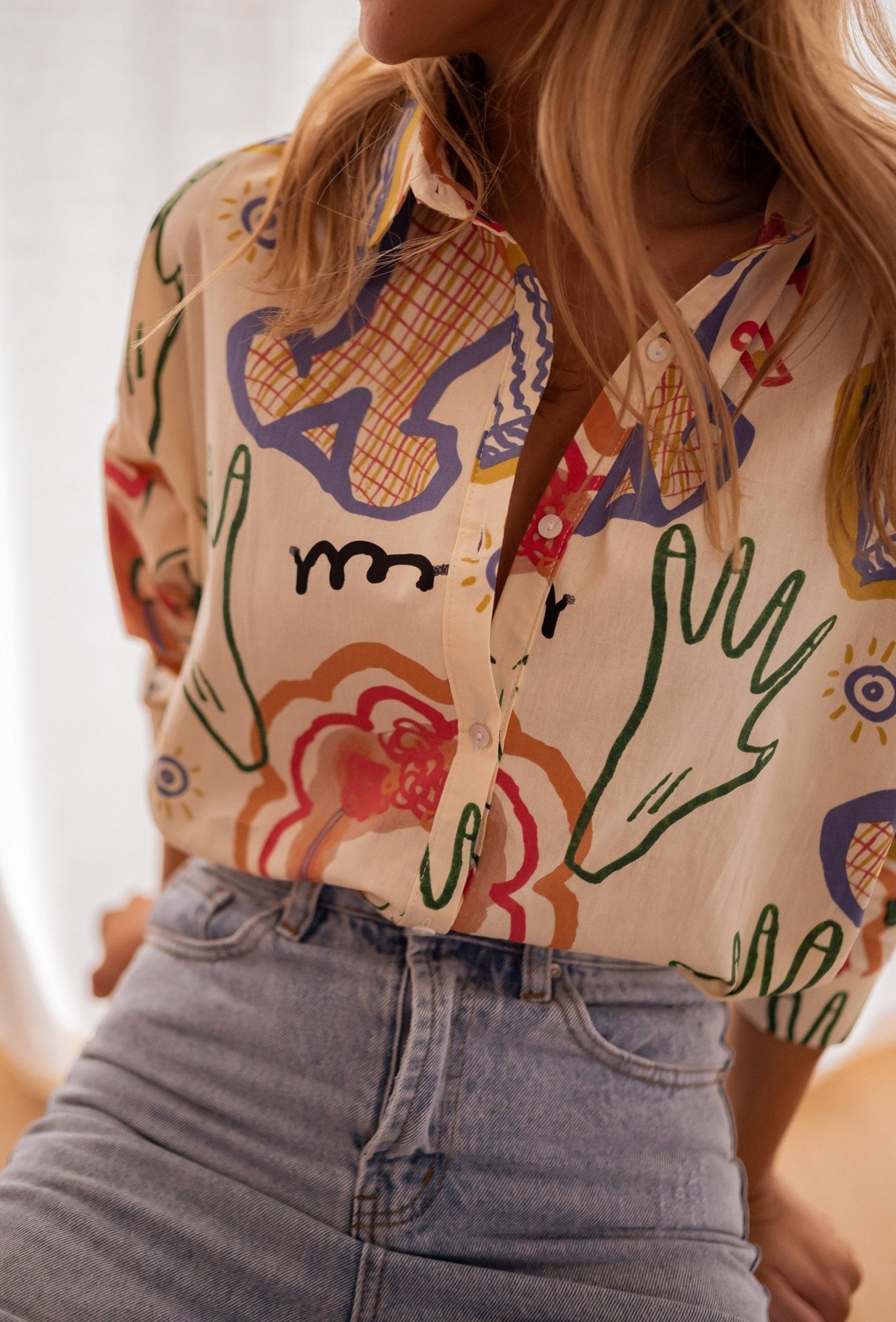 Leichte gemusterte Bluse mit Hemdkragen - Livezo