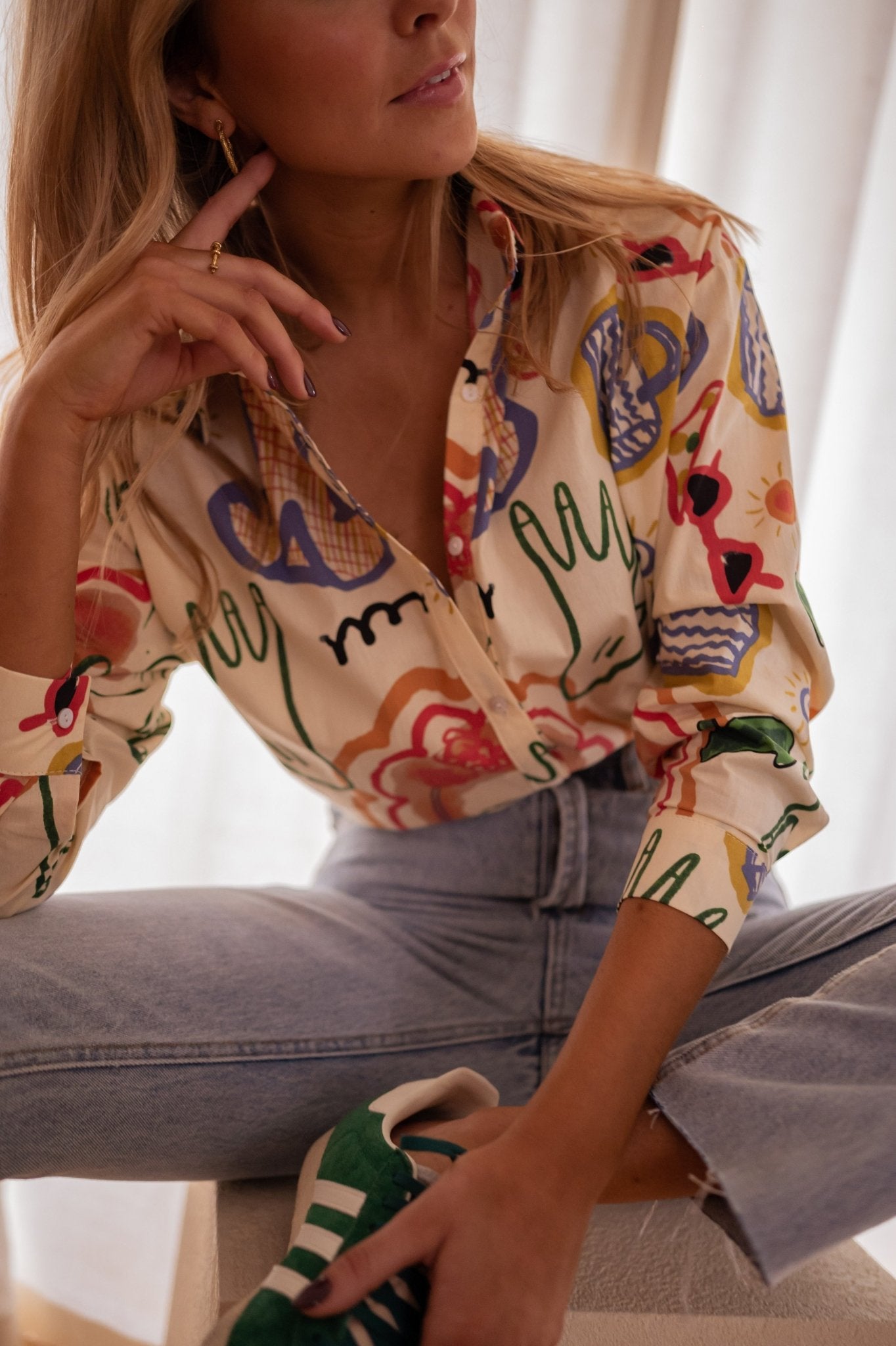 Leichte gemusterte Bluse mit Hemdkragen - Livezo