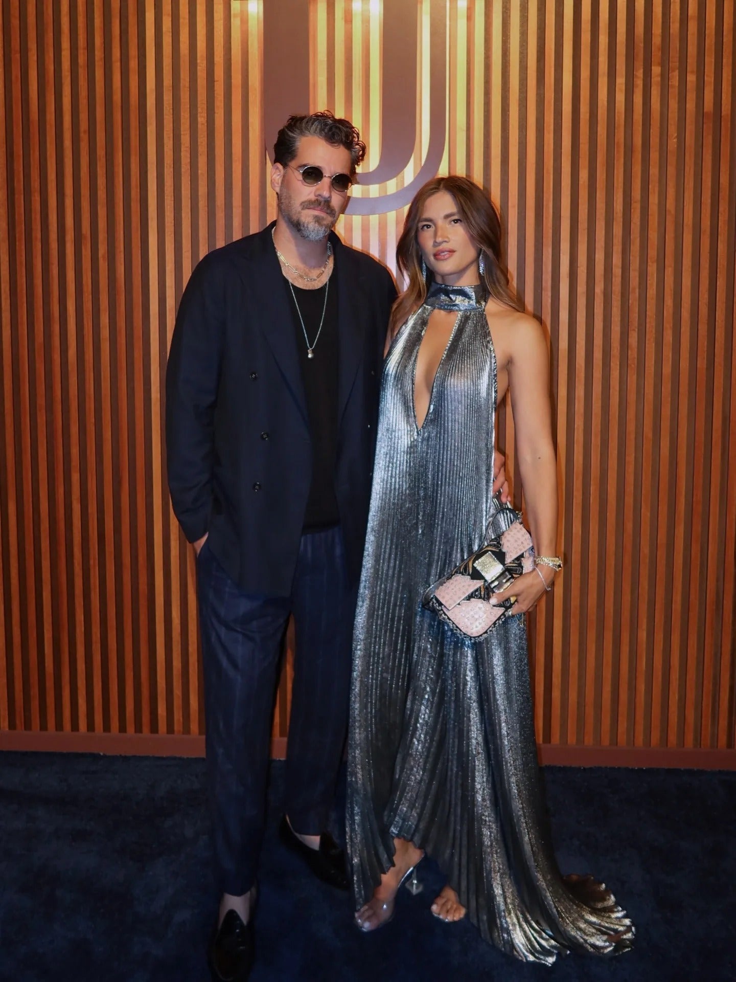 Metallic Faltenrock Maxikleid mit Neckholder und A - Linie für Festliche Partys - Livezo