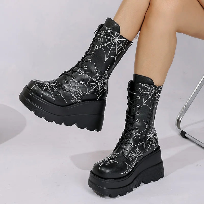 Gothic Grobe Plateauschuhe mit mittelhohem Schaft und Spinnennetz-Detail