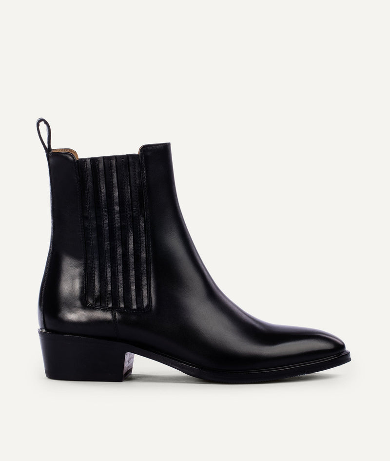 Chelsea Bootie in Calf Leather- Zeitlose Eleganz