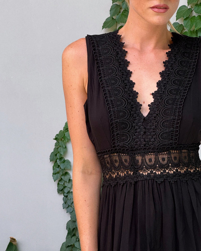 Lunora | Romantisches Spitzen-Midikleid mit V-Ausschnitt