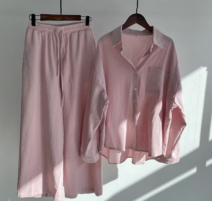 Entspanntes Leinenblusen- und Weitbein-Hosen-Set