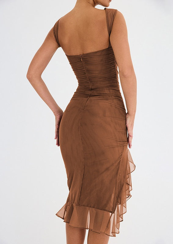 Chic Elegance: Das stilvolle geraffte Etuikleid