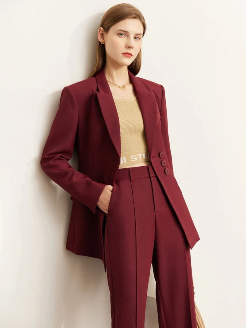 Allure | Minimalistischer Blazer und Hochgeschnittene Tapered-Hose im Set