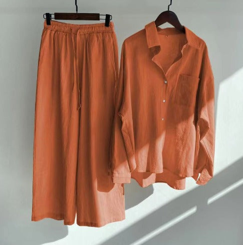 Entspanntes Leinenblusen- und Weitbein-Hosen-Set