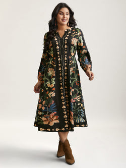 Geblümtes Kleid mit Kerbkragen und elastischer Taille