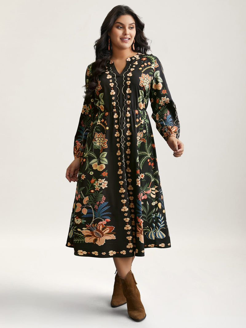 Geblümtes Kleid mit Kerbkragen und elastischer Taille