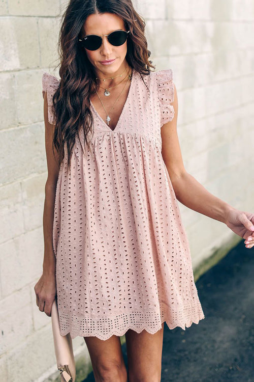 Romantisches Sommerkleid mit Lochstickerei und Volantärmeln