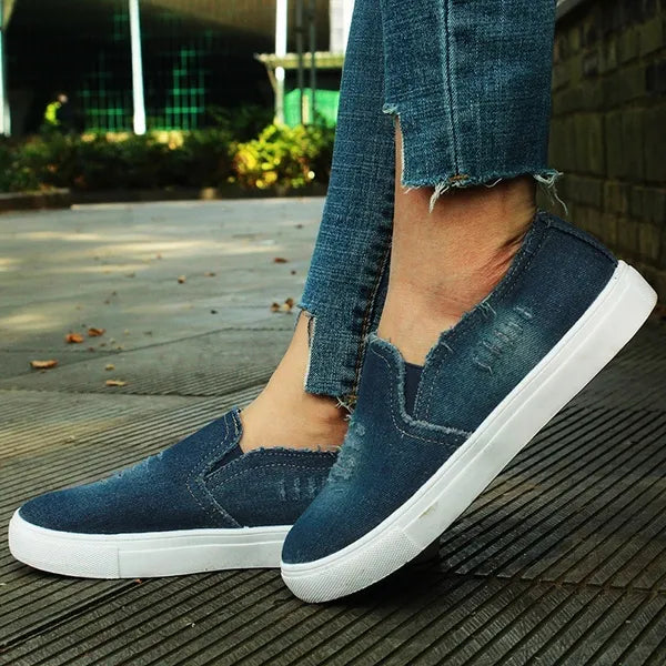 Denim Slip-on Sneakers - Denim-Tage, bequemer Style!