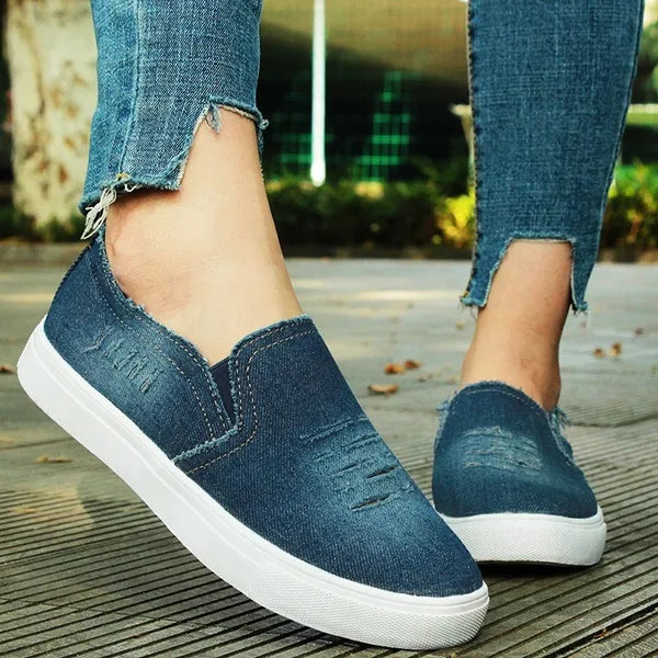 Denim Slip-on Sneakers - Denim-Tage, bequemer Style!