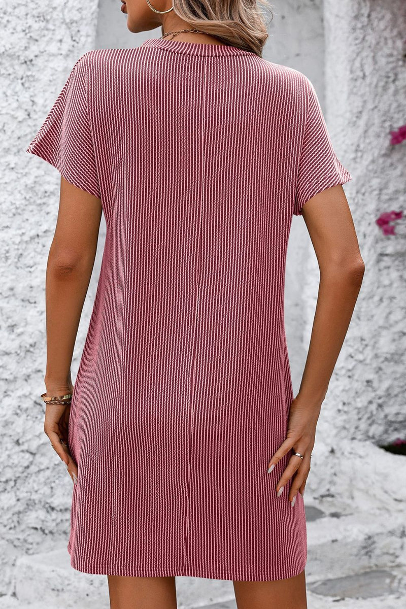 Ribbed Tee Dress -Streifen, Stretch und echter Stil