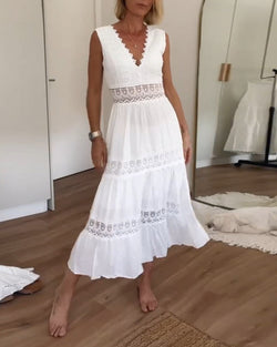 Lunora | Romantisches Spitzen-Midikleid mit V-Ausschnitt