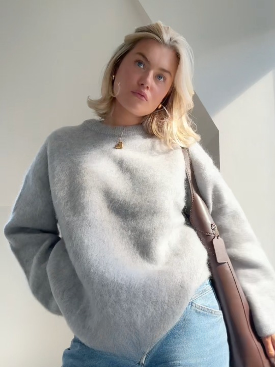 Gemütlicher weicher Mohair-Strickpullover