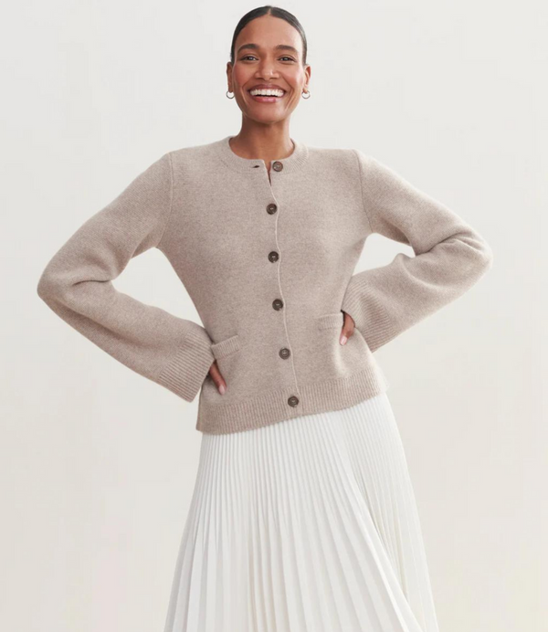 Joan | Elegant Cardigan-Gemütlich. Stilvoll. Unverzichtbar