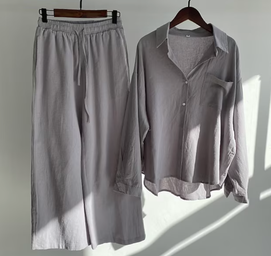 Entspanntes Leinenblusen- und Weitbein-Hosen-Set