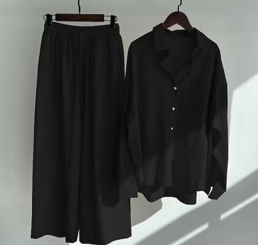 Entspanntes Leinenblusen- und Weitbein-Hosen-Set