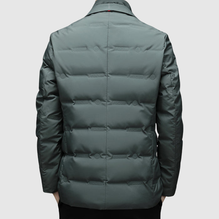 Essential Down Jacket- Wärme trifft auf Stil