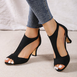Orthopädische Sandalen mit Fersen