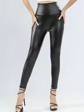 Kraftvoll & Schmeichelhaft | High-Waist Leggings im Leder-Look