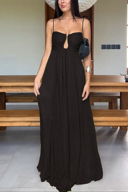 Elegantes Maxikleid aus Metall mit hohlem Rücken und gerafftem A-Linien-Schnitt