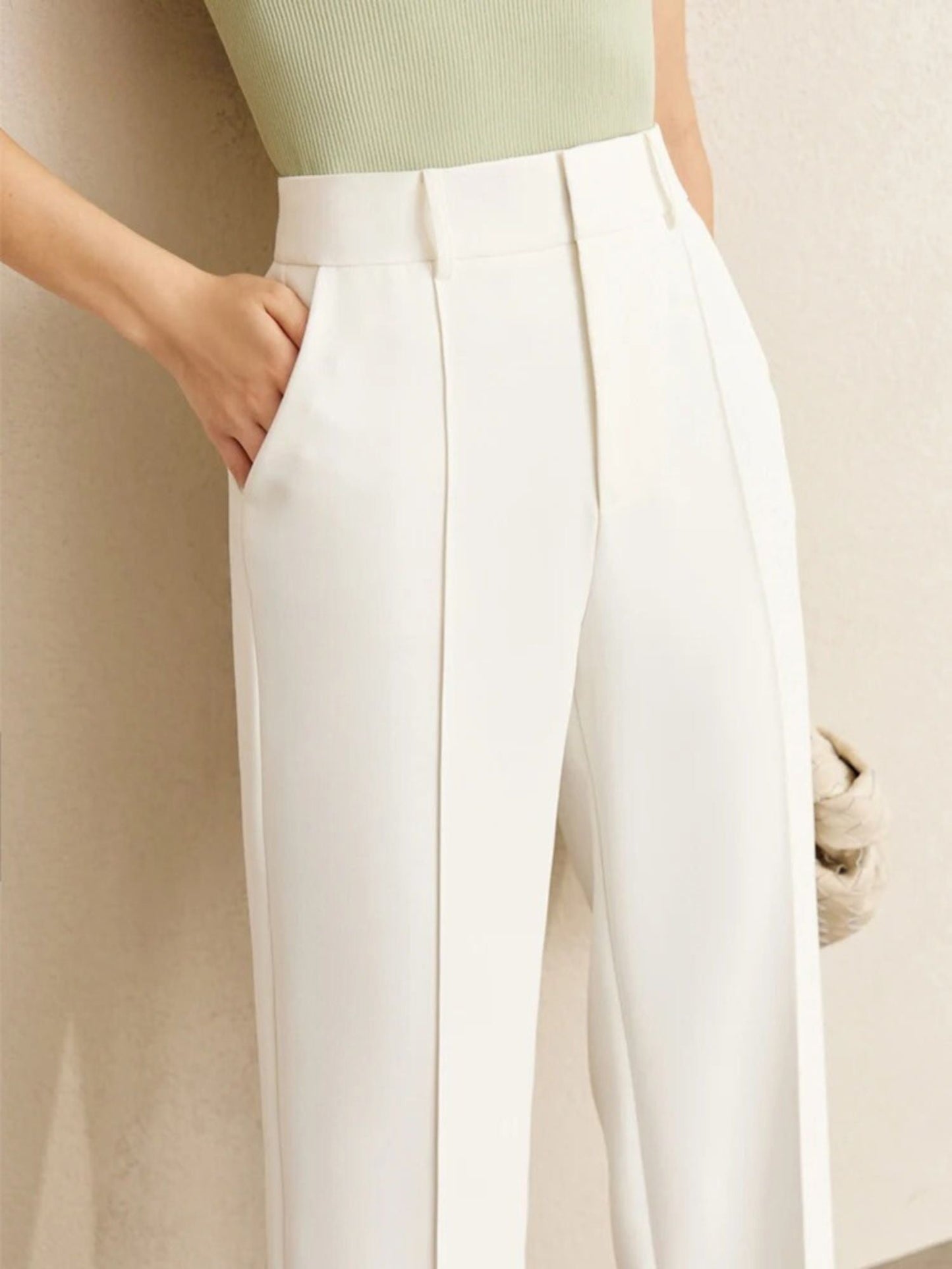 Allure | Minimalistischer Blazer und Hochgeschnittene Tapered - Hose im Set - Livezo