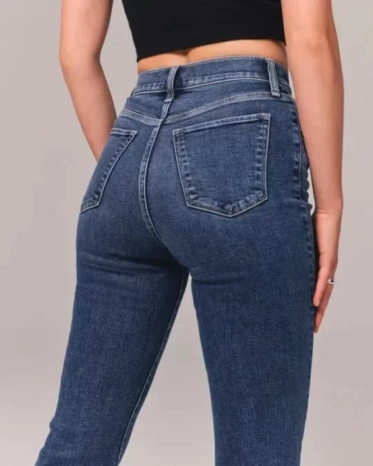 Ultrahohe Stretch-Schlagjeans mit hoher Tailleww
