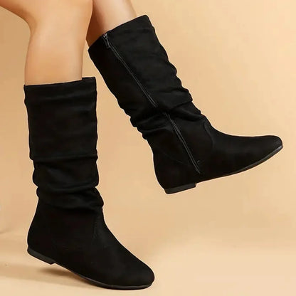Schicke flache Stiefel mit hohem Schaft