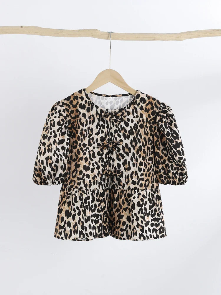Bluse mit Leopardenmuster, Puffärmel und Schleifenakzent
