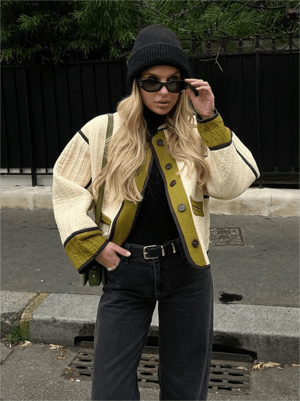 Bequeme Übergangs - Damenjacke mit Knopfdetaillierung - Livezo