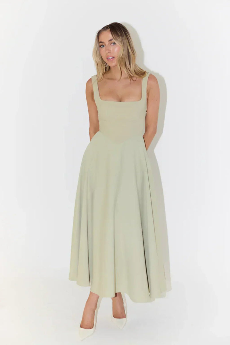 Bequemes schickes fließendes Kleid für alltägliche Eleganz - Livezo