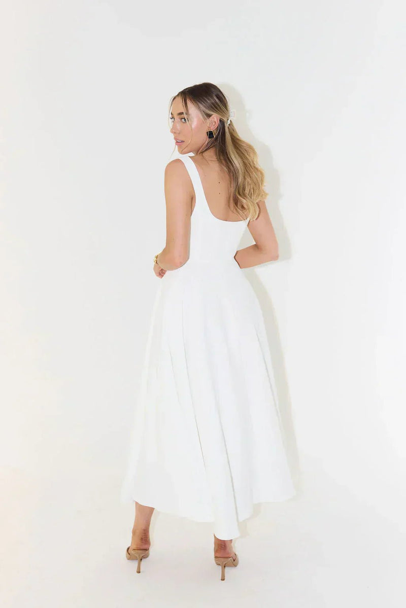 Bequemes schickes fließendes Kleid für alltägliche Eleganz - Livezo