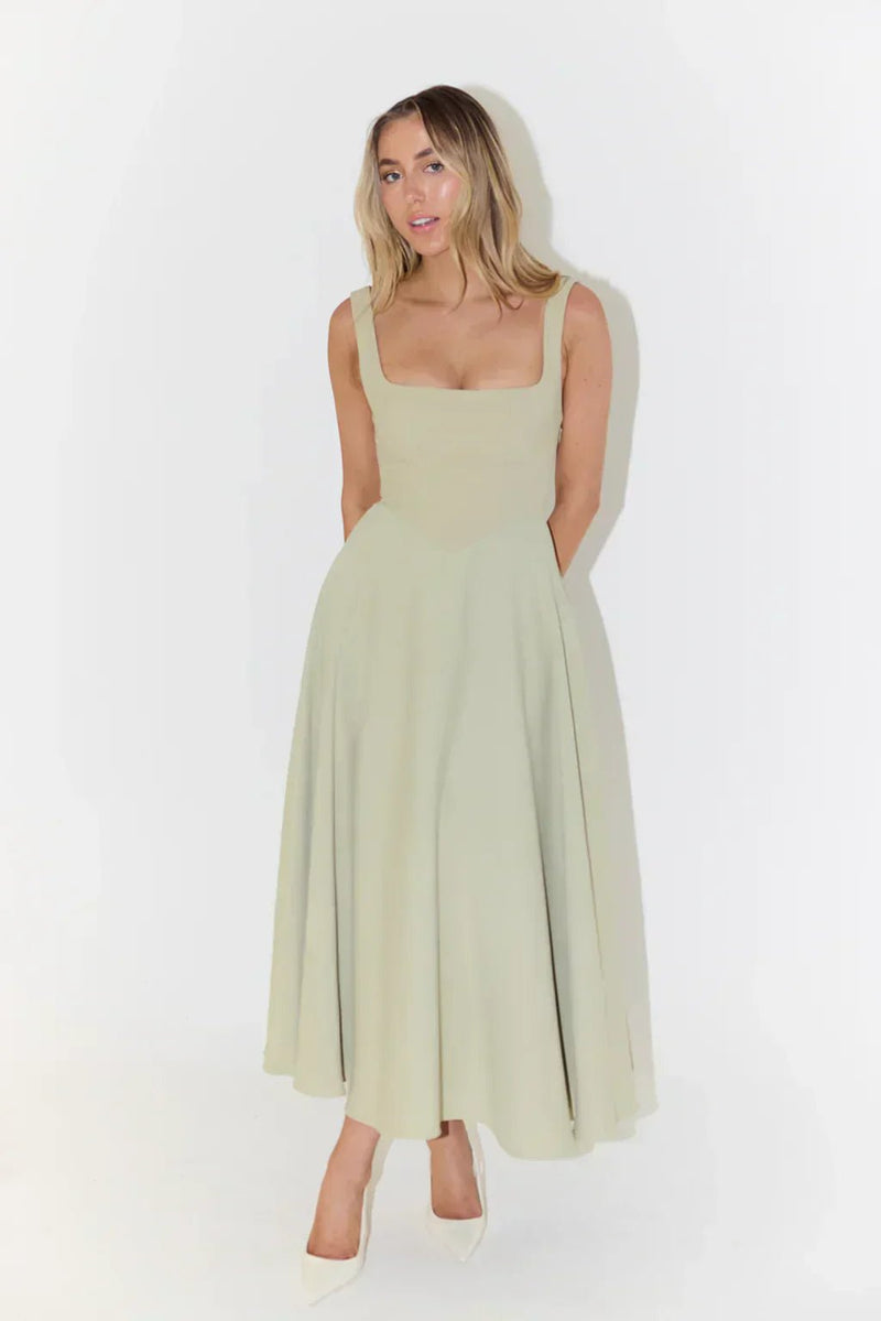 Bequemes schickes fließendes Kleid für alltägliche Eleganz - Livezo