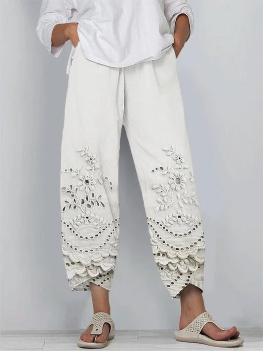 Bestickte Leinen - Caprihose mit Blumen & Spitzenbund - Livezo