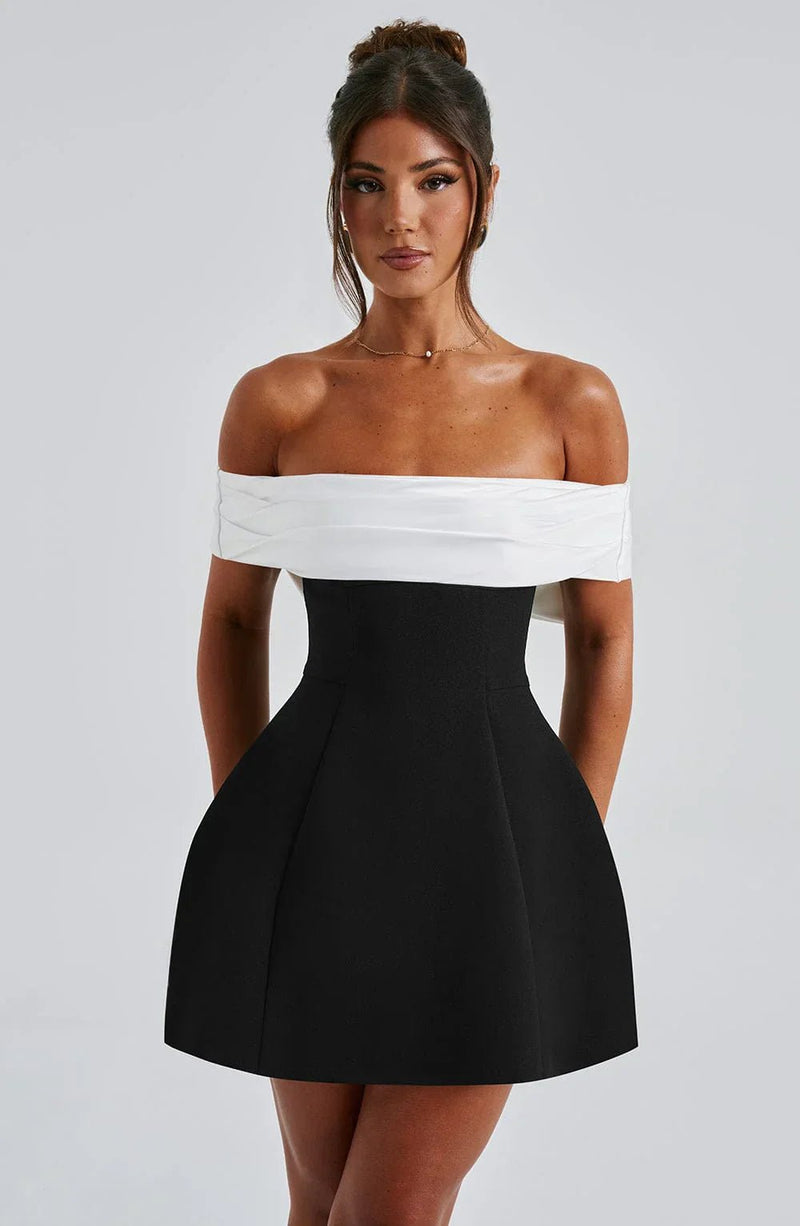 Bow Mini | Rückenfreies Mini - Kleid mit Schleife nur heute - Livezo