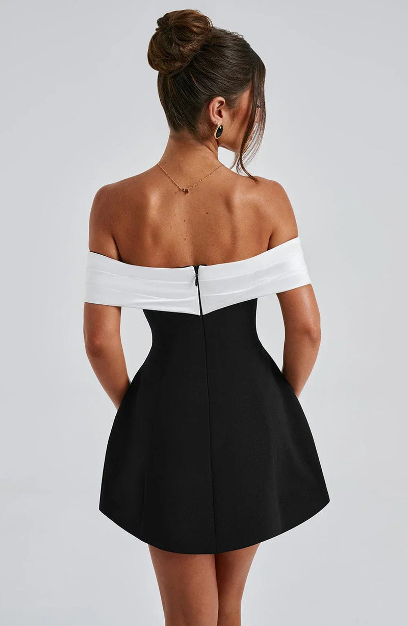 Bow Mini | Rückenfreies Mini - Kleid mit Schleife nur heute - Livezo