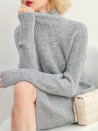 Catharina - Einfarbiges Pulloverkleid mit hohem Kragen, elegante lange Ärmel - Livezo