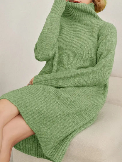 Catharina - Einfarbiges Pulloverkleid mit hohem Kragen, elegante lange Ärmel - Livezo